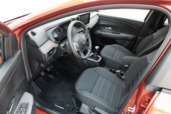 Román csodafegyver, ami meghódíthatja a magyar piacot – Dacia Jogger 9