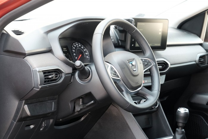 Román csodafegyver, ami meghódíthatja a magyar piacot – Dacia Jogger 8