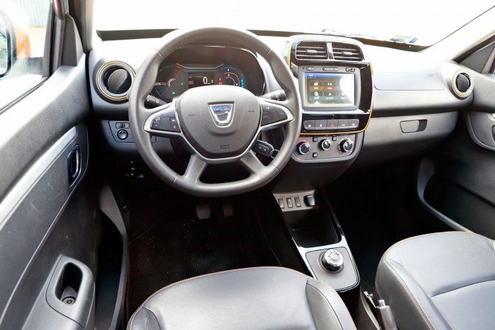 Ezt tudja a hazai piac legolcsóbb villanyautója, a Dacia Spring 8