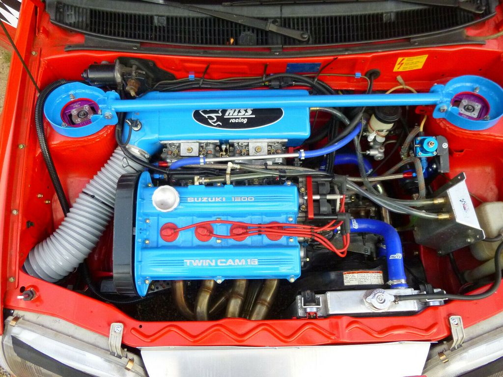 4,5 millióért mérik a kívül-belül kegyetlen régi Suzuki Swiftet 5