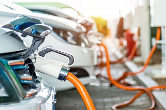 Még mindig kevés villanyautó közlekedik itthon