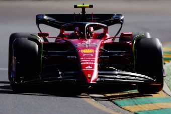 F1: Ferrari-előnnyel indult az ausztrál hétvége