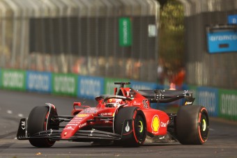 F1: Alonso a legjobbak között, a Merci a vert mezőnyben