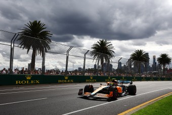 F1: McLaren-elsőség, dupla Aston-bukás az időmérő előtt