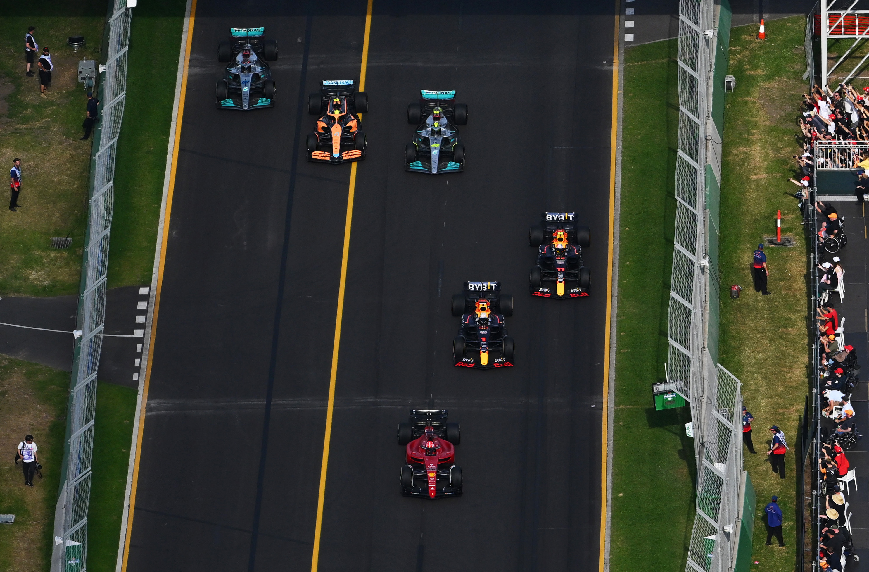 F1: Leclerc leiskolázta a mezőnyt Ausztráliában, Verstappen kiesett 1