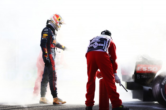 F1: Ezért gyulladt ki Verstappen autója 2