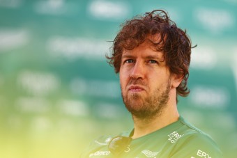 F1: Pénzbüntetést kapott Vettel a robogózásért