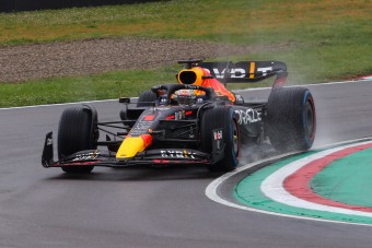 F1: Verstappen a pole-ban, Ferrari a falban az imolai időmérőn
