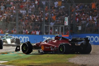 F1: A Ferrari is hibás Sainz kieséséért 