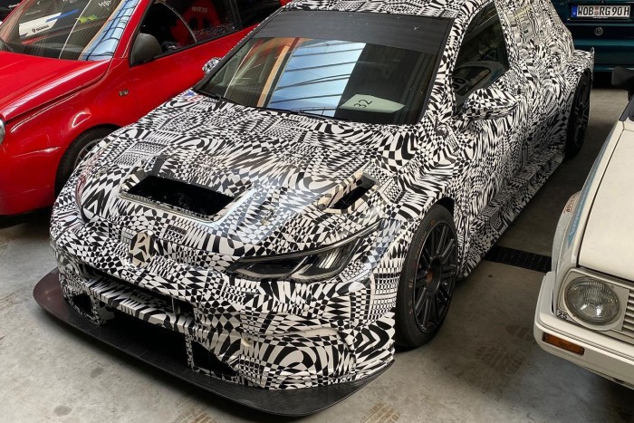 Sosem látott Volkswagen Golf került elő