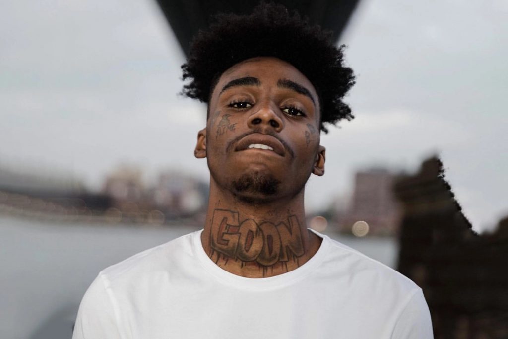 Halott Rapper Búcsúbulin állították ki a halott rapper holttestét - Vezess