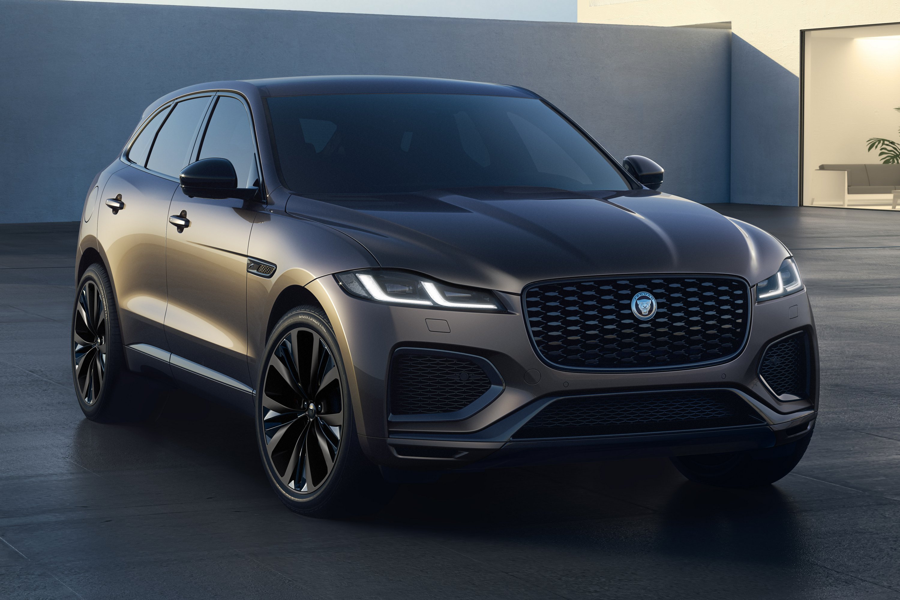 Okosabb lett a Jaguar nagy szabadidőjárműve 4 Okosabb lett a Jaguar nagy szabadidőjárműve 4