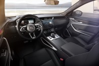 Okosabb lett a Jaguar nagy szabadidőjárműve 10 Okosabb lett a Jaguar nagy szabadidőjárműve 10
