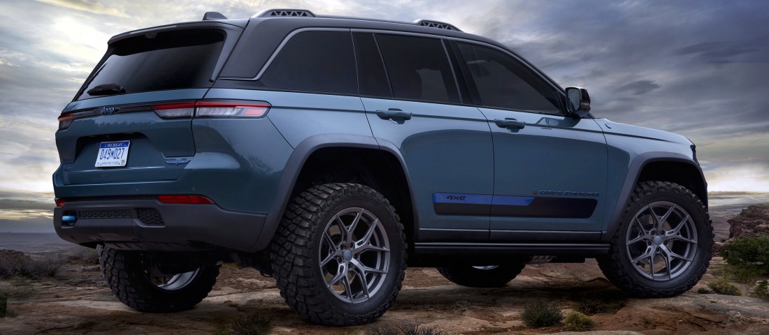 Férfiasabb lett a legnagyobb hibrid Jeep