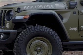 Nagypapis külsőt kapott a legmodernebb Jeep