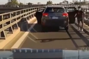 Ki akarták rabolni a kamiont, rossz sofőrrel húztak ujjat