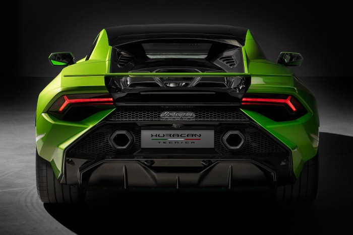 Puritán fenevadat épített a Lamborghini 7