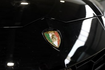 Ez az embléma még egy Lamborghinin is méregdrága
