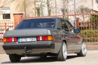 Egy soha le nem robbanó BMW E30 360 ezer km-rel 145