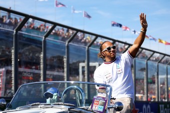F1: Hamiltont kiakasztotta az FIA, nem hagyta szó nélkül