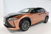 Itt az első, teljesen elektromosnak készült Lexus, az RZ 32