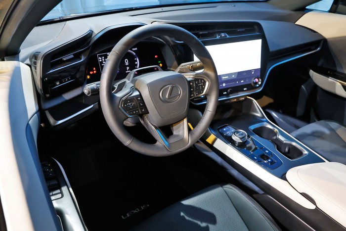 Itt az első, teljesen elektromosnak készült Lexus, az RZ 59 Itt az első, teljesen elektromosnak készült Lexus, az RZ 59