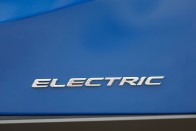 Ha a hibrid már nem elég zöld, jöhet az elektromos Lexus 58