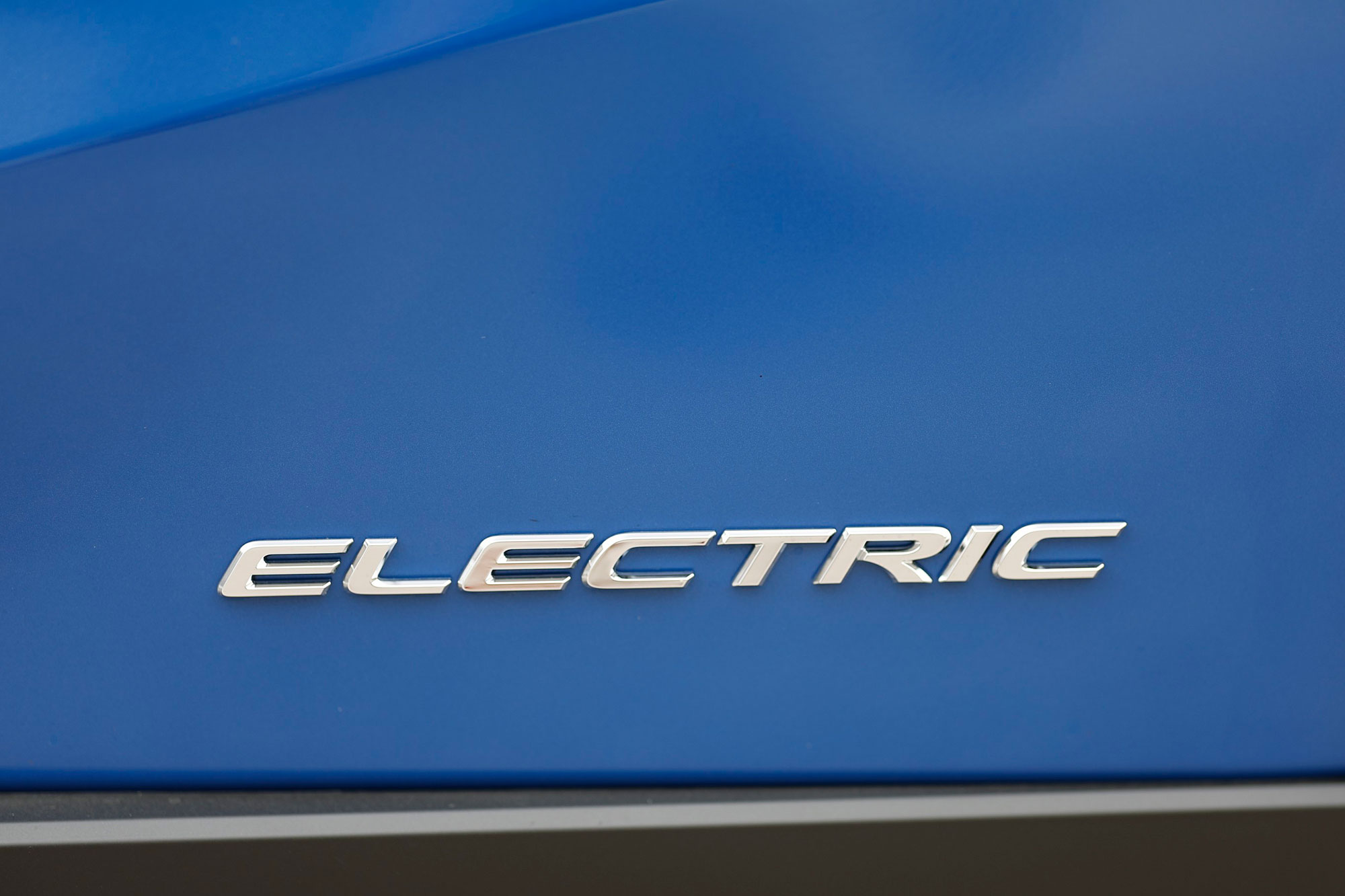 Ha a hibrid már nem elég zöld, jöhet az elektromos Lexus 16