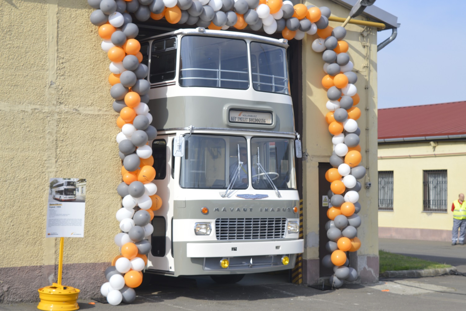 Újjászületett a legendás magyar emeletes busz 18