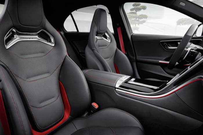 Világelső sportmotort kapott a Mercedes C-osztály 8