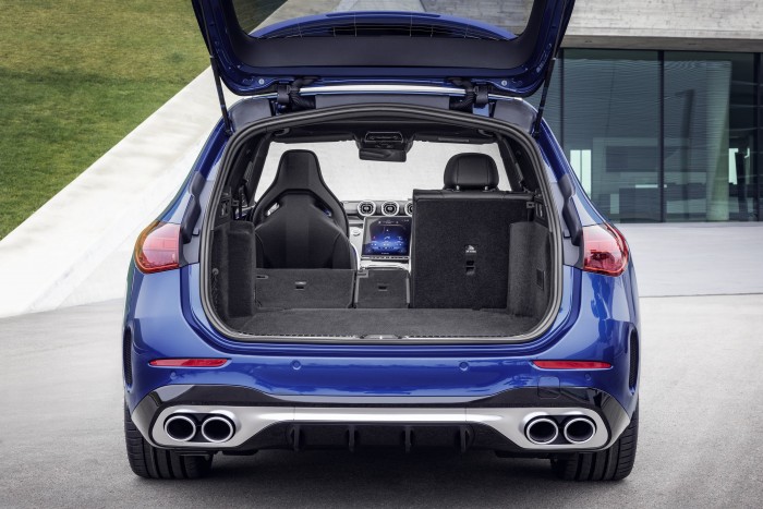 Világelső sportmotort kapott a Mercedes C-osztály 9