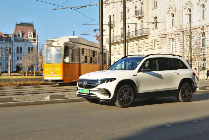 Ha már villanyautó, akkor így – Mercedes-Benz EQB 350 15