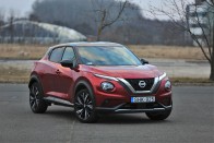 Jól néz ki, és ennyi elég is? – Nissan Juke 35