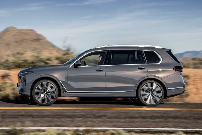 Olyat mutat az új X7, amit BMW még soha 10