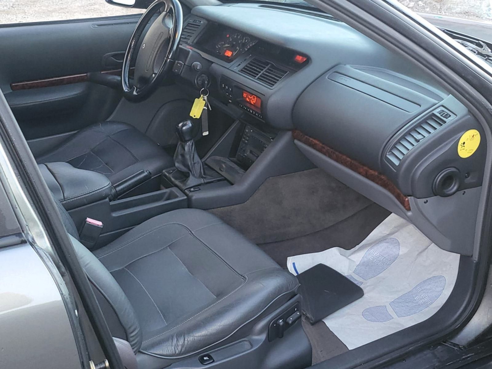 11 millió egy francia autóért, amin átnéz az utca népe? 4