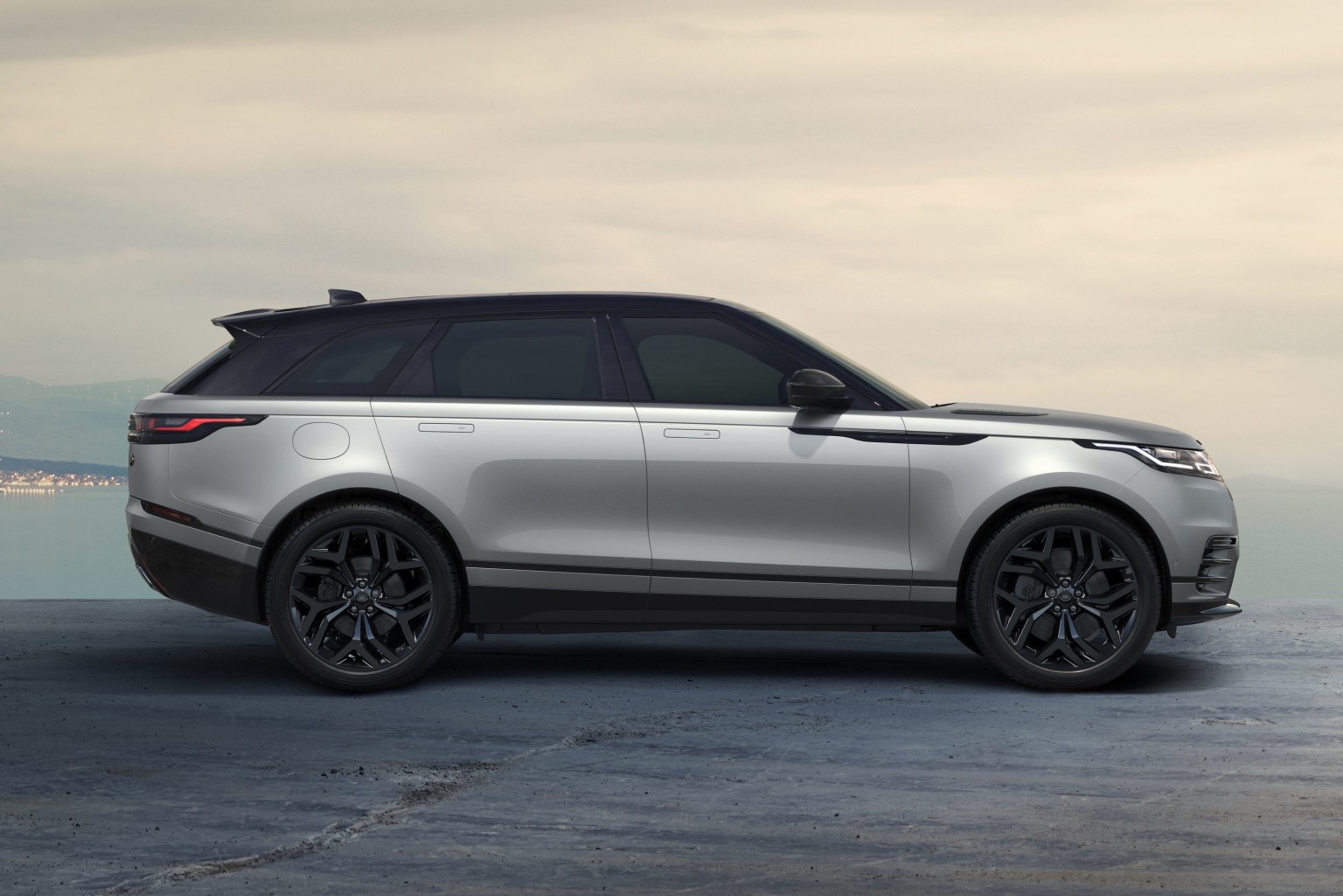 Range Rover Velar HST 2022 Vezess