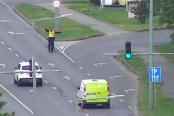 Rendszeressé teszi az autósok drónos bírságolását a magyar rendőrség