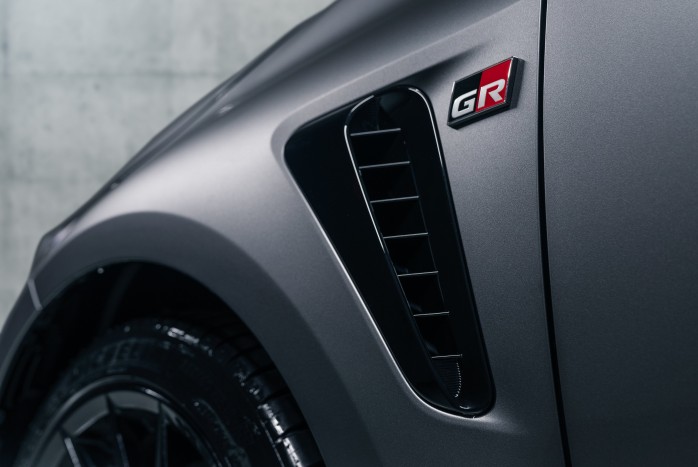 Visszahozza a 90-es éveket a brutális sport-Corolla 8