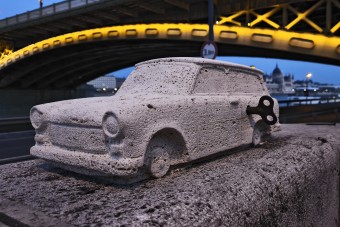 Trabant-szobrot avattak Budapesten