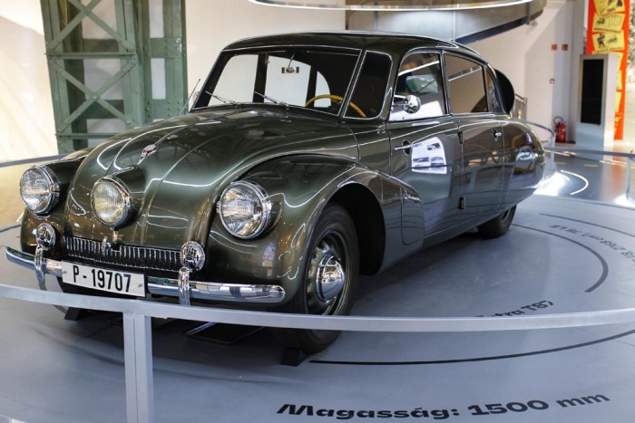 Szárnyas autó a Millenárison (x) 2 | Vezess Szárnyas autó a Millenárison (x) 2