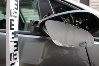 Elkezdett kicsit csapkodni, 21 autó tükrét törte le dühében Józsefvárosban