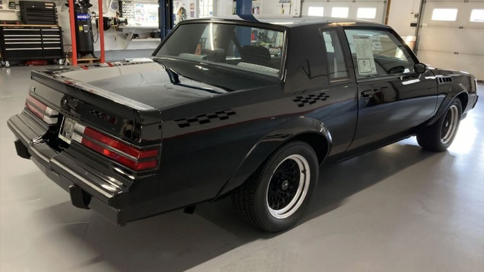 Egy Ferrari árát kérik ezért az amerikai fekete kockáért 2