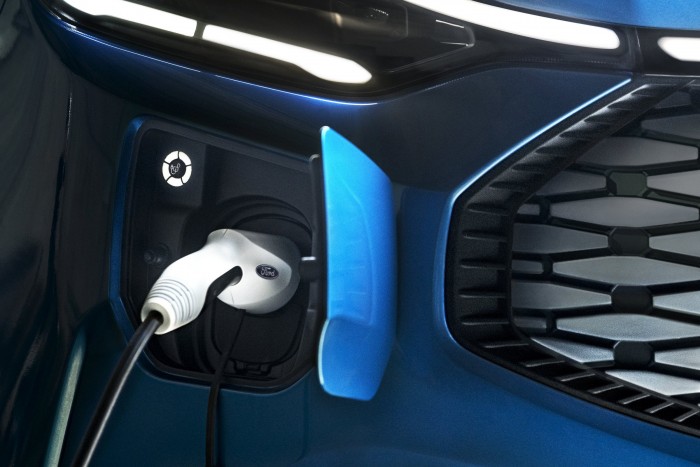 Újabb elektromos furgon a Fordtól 8