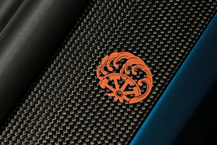 Használt ruha és sárfesték ihlette ezt a Ferrarit 8