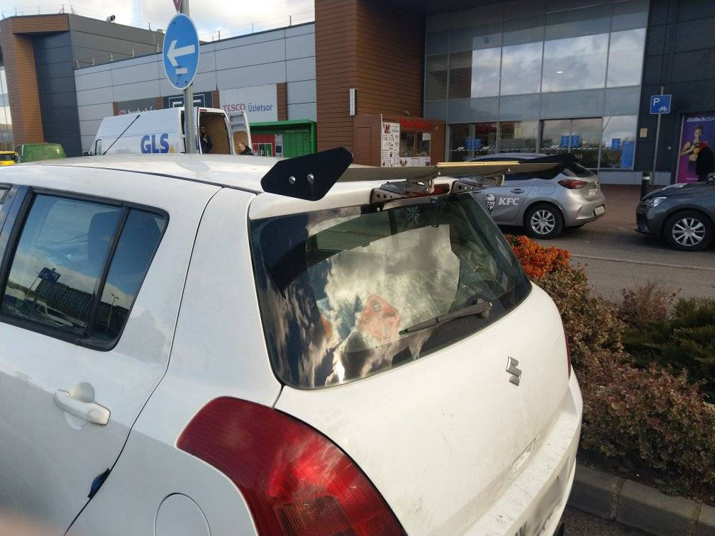 Ezek a magyar “tuningművészek” nagyon eltévedtek félúton 7 Ezek a magyar “tuningművészek” nagyon eltévedtek félúton 7
