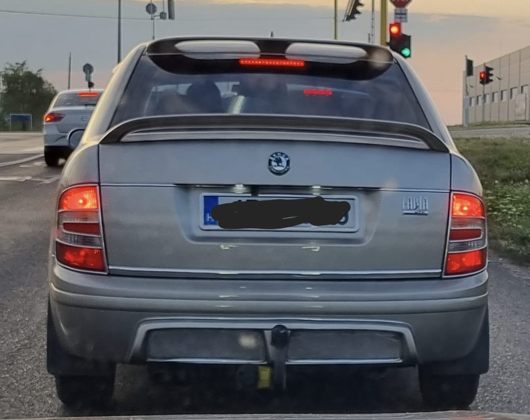 Ezek a magyar “tuningművészek” nagyon eltévedtek félúton 5 Ezek a magyar “tuningművészek” nagyon eltévedtek félúton 5