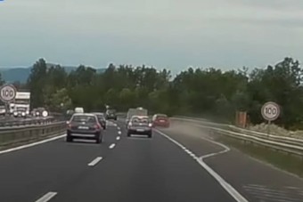 Esztelen gyorshajtókat vettek videóra az M0-son