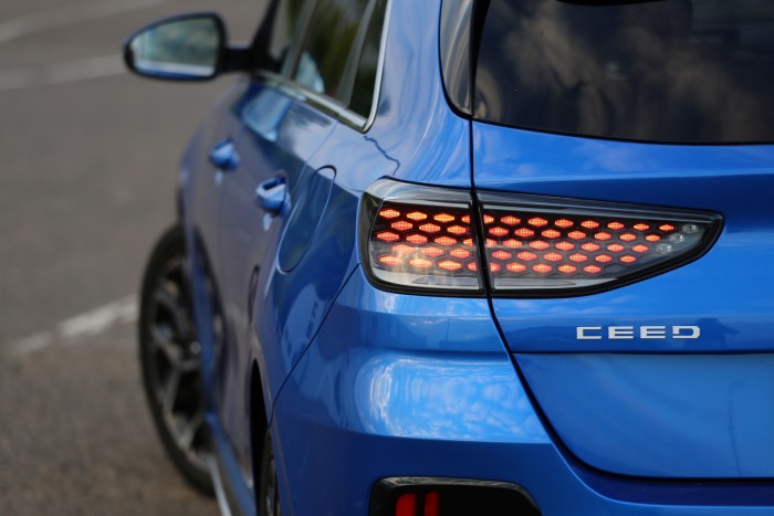 Szidni nem érdemes, szeretni egyszerűbb – Kia Ceed 7