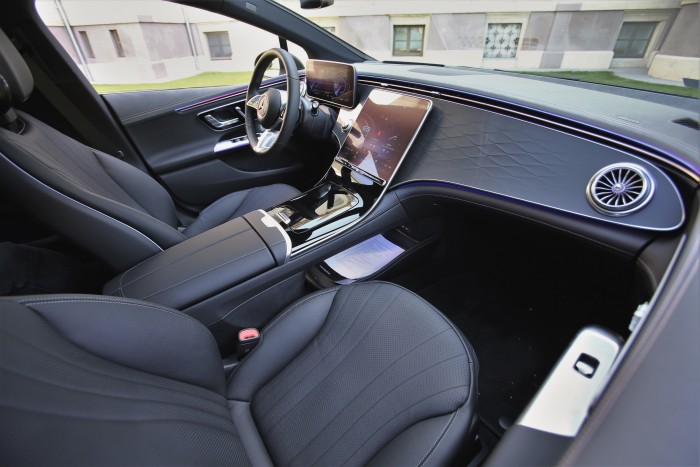 Kisebb, de nem kevesebb – Vezettük a Mercedes-Benz EQE-t! 69 Kisebb, de nem kevesebb – Vezettük a Mercedes-Benz EQE-t! 69