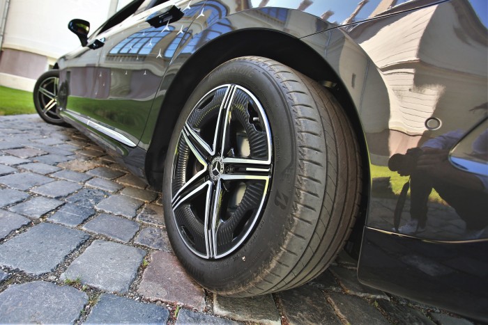 Kisebb, de nem kevesebb – Vezettük a Mercedes-Benz EQE-t! 66 Kisebb, de nem kevesebb – Vezettük a Mercedes-Benz EQE-t! 66